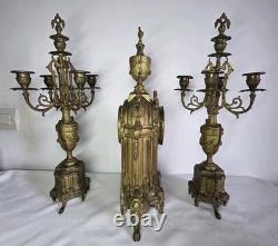05M33 ANCIENNE HORLOGE EN BRONZE NAPOLEON III XIXe ET SES CANDELABRES 10 FEUX 05M33 ANCIENNE HORLOGE EN BRONZE NAPOLEON III XIXe ET SES CANDELABRES 10 FEUX
