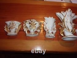 4 VASES D'EGLISE DE MARIEE EN PORCELAINE DE PARIS NAPOLEON III XIXè