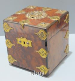 -ANCIEN COFFRET NAPOLEON III XIXe PORTRAIT avec CASQUE Ailé sur COUVERCLE D