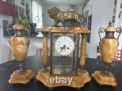 ANCIENNE PENDULE DE CHEMINÉE XIXe NAPOLÉON III ONYX MARBRÉ et RÉGULE LION