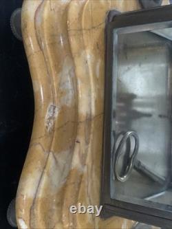 ANCIENNE PENDULE DE CHEMINÉE XIXe NAPOLÉON III ONYX MARBRÉ et RÉGULE LION