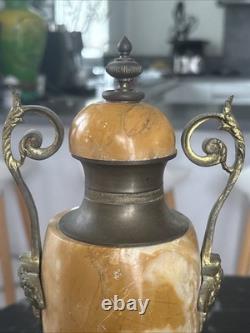 ANCIENNE PENDULE DE CHEMINÉE XIXe NAPOLÉON III ONYX MARBRÉ et RÉGULE LION