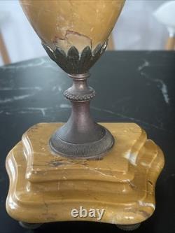 ANCIENNE PENDULE DE CHEMINÉE XIXe NAPOLÉON III ONYX MARBRÉ et RÉGULE LION