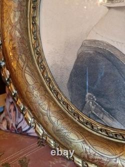 Ancien Cadre de forme ovale en bois et stuc doré d'époque Napoléon III XIX Ème S Ancien Cadre de forme ovale en bois et stuc doré d'époque Napoléon III XIX Ème S