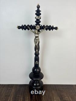 Ancien Crucifix d'autel (42 cm) Napoléon III. XIXe siècle. Cabinet de Curiosités