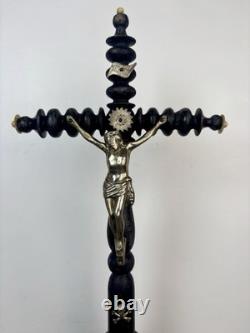 Ancien Crucifix d'autel (42 cm) Napoléon III. XIXe siècle. Cabinet de Curiosités