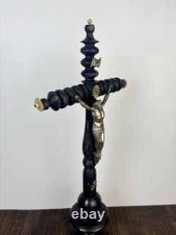 Ancien Crucifix d'autel (42 cm) Napoléon III. XIXe siècle. Cabinet de Curiosités