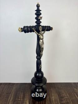 Ancien Crucifix d'autel (42 cm) Napoléon III. XIXe siècle. Cabinet de Curiosités