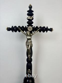 Ancien Crucifix d'autel (42 cm) Napoléon III. XIXe siècle. Cabinet de Curiosités