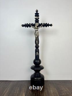 Ancien Crucifix d'autel (42 cm) Napoléon III. XIXe siècle. Cabinet de Curiosités