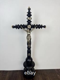 Ancien Crucifix d'autel (42 cm) Napoléon III. XIXe siècle. Cabinet de Curiosités