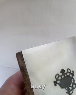 Ancien Etui Carnet de Bal en Nacre et soie Epoque Napoléon III XIXe