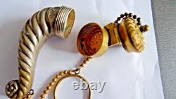 Ancien Flacon A Odeurs Metal Estampe XIX Dote D'une Vinaigrette XIX