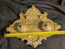 Ancien encrier Napoléon III en laiton massif, 2 godets d'origine, XIXe Ancien encrier Napoléon III en laiton massif, 2 godets d'origine, XIXe