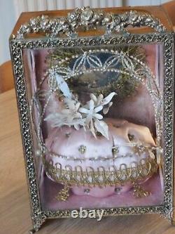 Ancien globe de mariée, en bois et vitrine, XIX ème diadème perles, fleurs cire