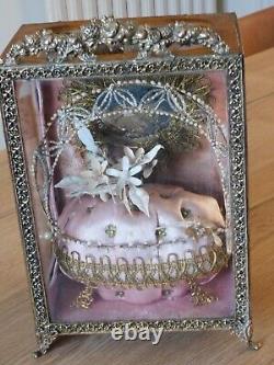 Ancien globe de mariée, en bois et vitrine, XIX ème diadème perles, fleurs cire