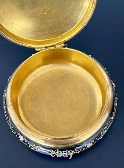 Ancien pilulier boîte à pilule émaillé en émail or tabatière enamel box XIX 19