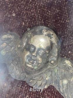Ancien reliquaire Christ angelots verre bombé cadre Napoléon III XIXe