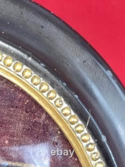 Ancien reliquaire Christ angelots verre bombé cadre Napoléon III XIXe
