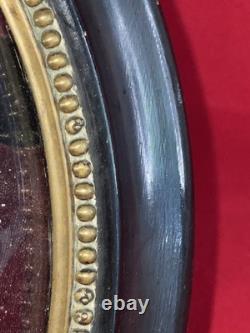 Ancien reliquaire Christ angelots verre bombé cadre Napoléon III XIXe