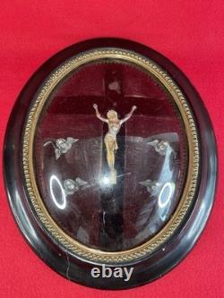 Ancien reliquaire Christ angelots verre bombé cadre Napoléon III XIXe