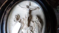 Ancien reliquaire Napoléon III XIXe signé avec bénitier en coquillage véritable Ancien reliquaire Napoléon III XIXe signé avec bénitier en coquillage véritable