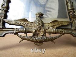 Ancien superbe cadre porte-photo militaire XIXe en bronze en très bon état aigle