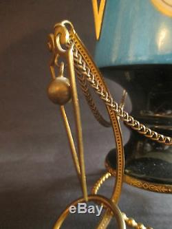 Ancien vase Napoléon 3 en porcelaine peinte et bronze portrait femme XIX ème