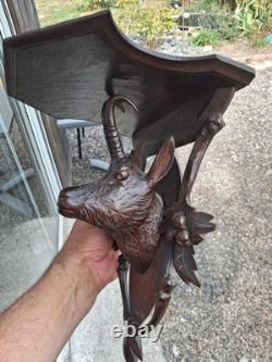 Ancienne Étagère Console Murale Forêt Noire Bois Sculpté Tête De Chamois XIXe