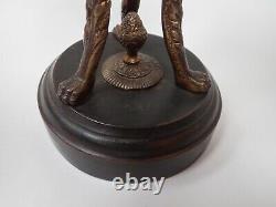 Ancienne Lampe à pétrole Empire en bronze et tôle décor têtes de diable XIX ème