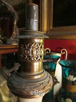 Ancienne lampe a petrole variateur XIXe faience peinte et bronze Napoleon III