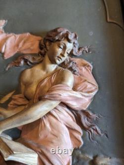 Ancienne plaque porcelaine biscuit polychrome bas relief fin XIXe tableau putti