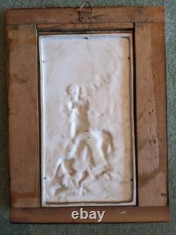 Ancienne plaque porcelaine biscuit polychrome bas relief fin XIXe tableau putti