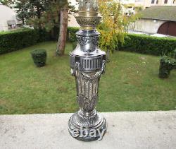 Ancienne très belle lampe à pétrole XIXe métal argenté Gallia style Christofle