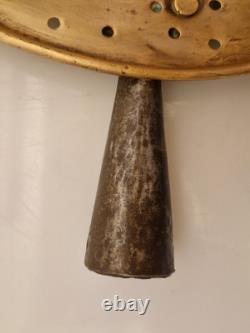 Art populaire Grande écumoire en cuivre et fer forgé D. 33 cm Fromage XIX