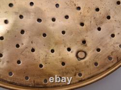 Art populaire Grande écumoire en cuivre et fer forgé D. 33 cm Fromage XIX