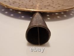 Art populaire Grande écumoire en cuivre et fer forgé D. 33 cm Fromage XIX