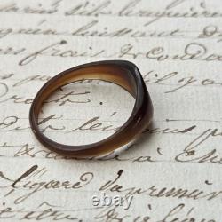 Bague Ancienne en Nacre Et Corne Blonde Époque XIXè Napoléon III Victorian TTD56