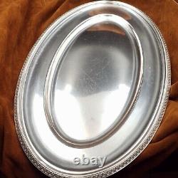 Beau plat de service ovale Christofle Métal argenté Napoléon III Palmettes XIXe