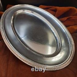 Beau plat de service ovale Christofle Métal argenté Napoléon III Palmettes XIXe