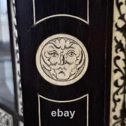 Bibliothèque XIXe Napoléon III incrustée de marqueterie décor d'arabesques L9500