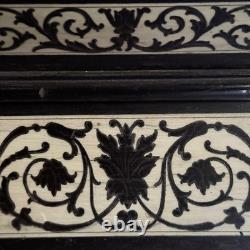 Bibliothèque XIXe Napoléon III incrustée de marqueterie décor d'arabesques L9500