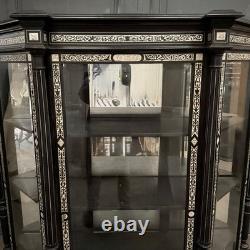 Bibliothèque XIXe Napoléon III incrustée de marqueterie décor d'arabesques L9500