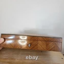 Boite à Couture Napoléon III en Marqueterie + Bobines Fil et Mètre en Nacre XIXe