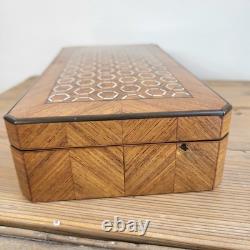 Boite à Couture Napoléon III en Marqueterie + Bobines Fil et Mètre en Nacre XIXe