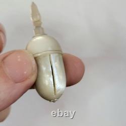 Boite à Couture Napoléon III en Marqueterie + Bobines Fil et Mètre en Nacre XIXe