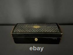 Boîte à gants ancien en bois noirci et marqueterie de nacre, XIXe siècle