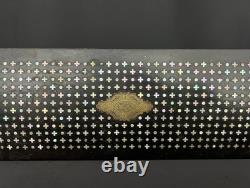 Boîte à gants ancien en bois noirci et marqueterie de nacre, XIXe siècle