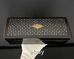 Boîte à gants ancien en bois noirci et marqueterie de nacre, XIXe siècle