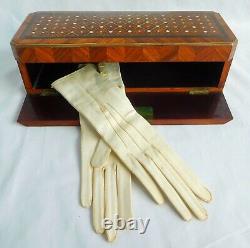 Boîte à gants en marqueterie de bois de rose, amarante et nacre, XIXe siècle
